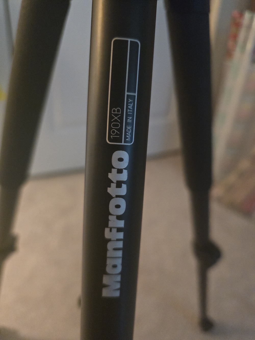 Manfrotto Black Camera Tripod - Lightweight Professional Support - Picture 2 of 6